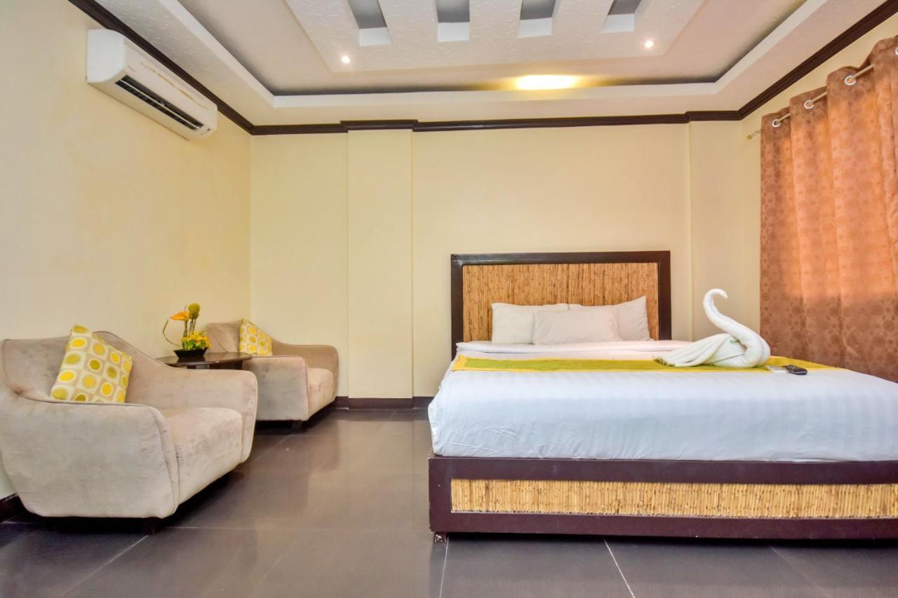 Bamboo Beach Resort & Restaurant Manoc-Manoc Dış mekan fotoğraf